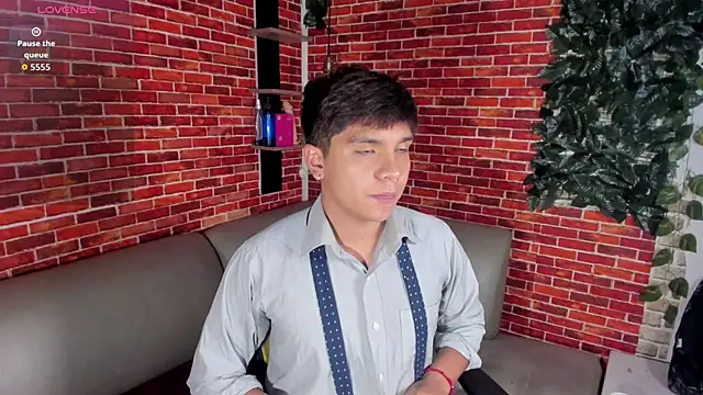 Snapshot of Thiago_Kozak chatting on 05/20/26, 01:39 Thiago Kozak online show from 05/20/26, 01:39