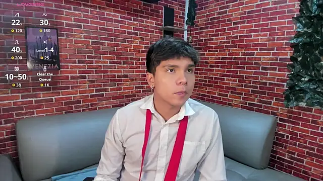 Snapshot of Thiago_Kozak chatting on 05/23/26, 01:26 Thiago Kozak online show from 05/23/26, 01:26