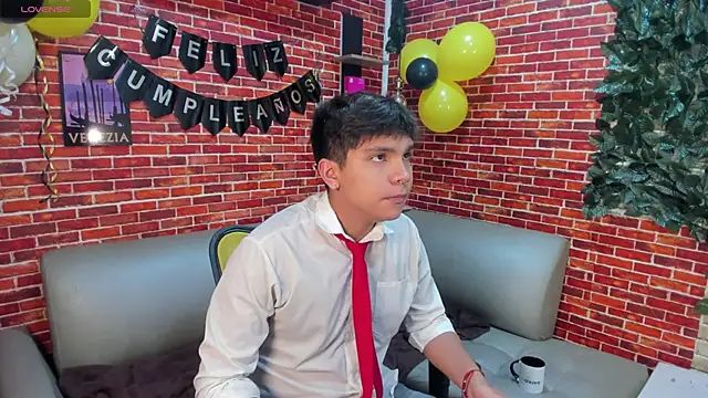 Snapshot of Thiago_Kozak chatting on 05/26/26, 12:56 Thiago Kozak online show from 05/26/26, 12:56