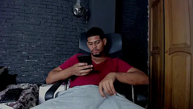 Snapshot of yurgaki_21 chatting on 04/09/26, 02:44 yurgaki 21 online show from 04/09/26, 02:44