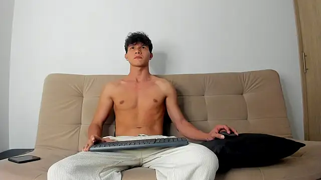 Snapshot of 2Amateur_Guys chatting on 04/03/26, 10:19 2Amateur Guys online show from 04/03/26, 10:19