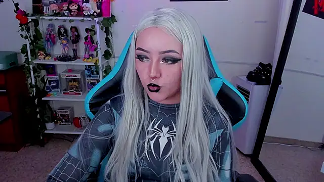 Makii 33 online show from 11/23/25, 11:37