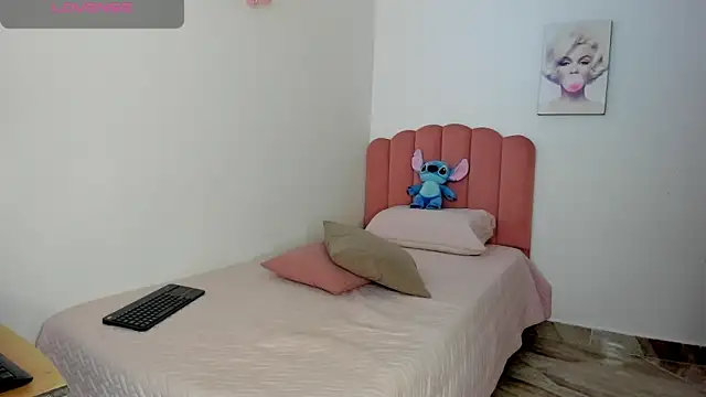 julieth sanzz online show from 06/04/26, 08:53
