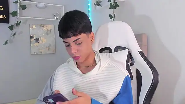 Thomas wil online show from 09/13/25, 06:35