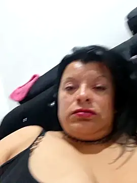 Hanna Kieran online show from 10/30/25, 03:46