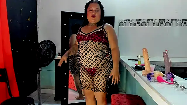 Snapshot of Kat_Valen chatting on 10/28/25, 10:01 Kat Valen online show from 10/28/25, 10:01