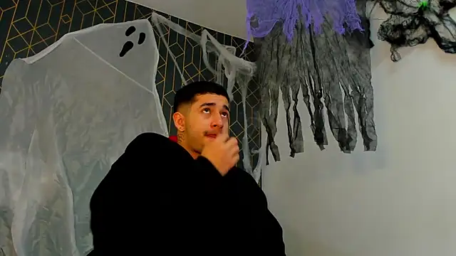 king falconer online show from 10/30/25, 02:35