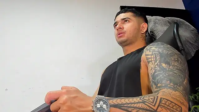 king falconer online show from 11/04/25, 01:38