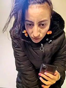 Snapshot of Oriana111 chatting on 03/22/26, 03:32 Oriana111 online show from 03/22/26, 03:32