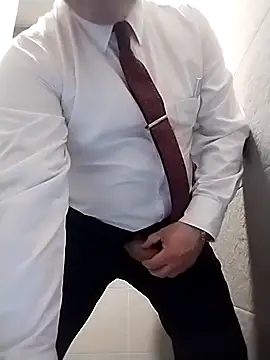 BigCristh79 online show from 10/26/25, 10:04