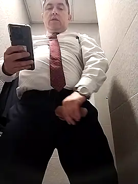 Snapshot of BigCristh79 chatting on 04/04/26, 07:28 BigCristh79 online show from 04/04/26, 07:28