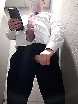 Snapshot of BigCristh79 chatting on 04/05/26, 04:53 BigCristh79 online show from 04/05/26, 04:53