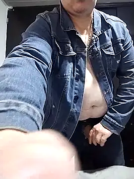 Snapshot of BigCristh79 chatting on 04/07/26, 02:06 BigCristh79 online show from 04/07/26, 02:06