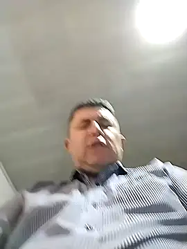 Snapshot of BigCristh79 chatting on 04/20/26, 04:10 BigCristh79 online show from 04/20/26, 04:10