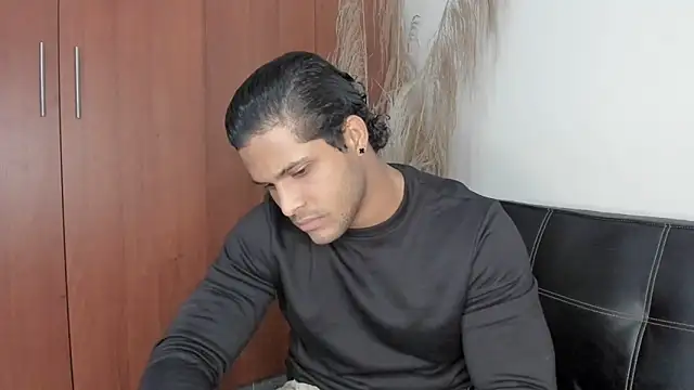 Snapshot of Evansdark1 chatting on 10/17/25, 01:09 Evansdark1 online show from 10/17/25, 01:09