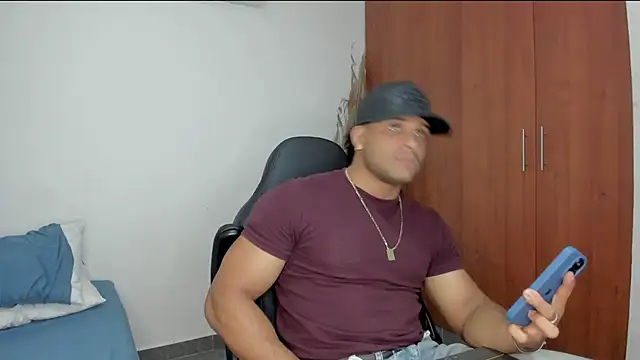 Evansdark1 online show from 04/12/26, 12:48