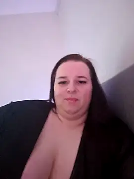 Snapshot of Curvaceouscarla chatting on 01/15/26, 02:10 Curvaceouscarla online show from 01/15/26, 02:10