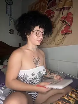 Snapshot of CamillyBlum chatting on 03/08/26, 01:36 CamillyBlum online show from 03/08/26, 01:36