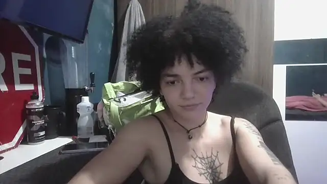 Snapshot of CamillyBlum chatting on 03/20/26, 02:05 CamillyBlum online show from 03/20/26, 02:05