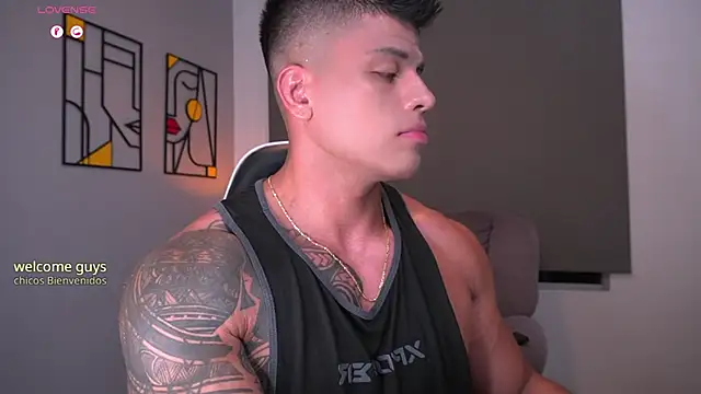 Snapshot of tyler_muscle1 chatting on 03/17/26, 03:44 tyler muscle1 online show from 03/17/26, 03:44