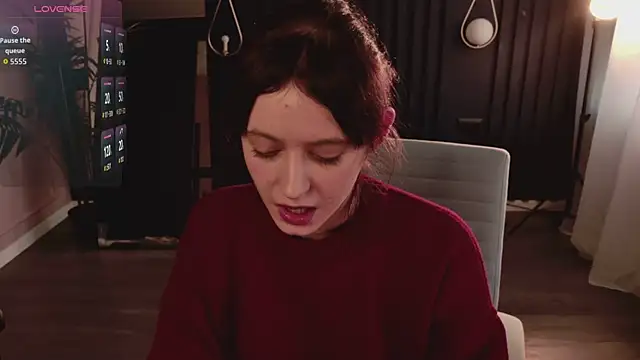 Snapshot of chloe_dreammm chatting on 01/12/26, 12:21 chloe dreammm online show from 01/12/26, 12:21