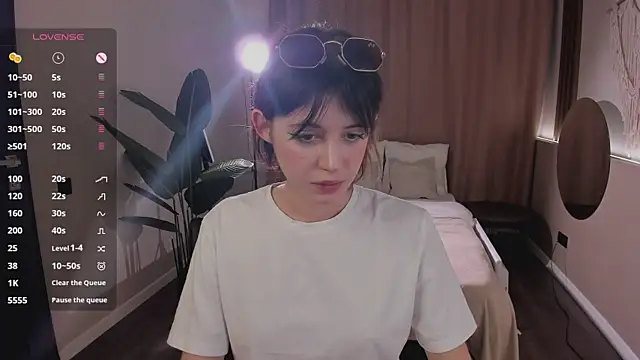 Snapshot of chloe_dreammm chatting on 02/10/26, 12:09 chloe dreammm online show from 02/10/26, 12:09