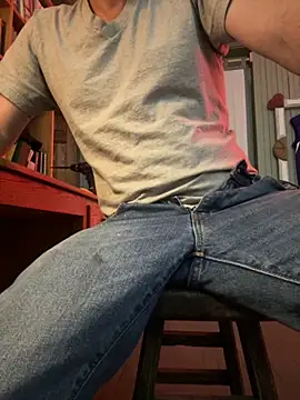 Snapshot of FaceDan46 chatting on 09/23/25, 12:13 FaceDan46 online show from 09/23/25, 12:13