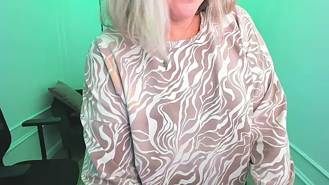 NinaStarle online show from 09/12/25, 04:23