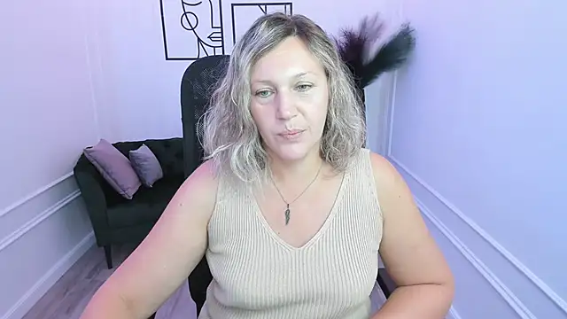 NinaStarle online show from 09/14/25, 12:04