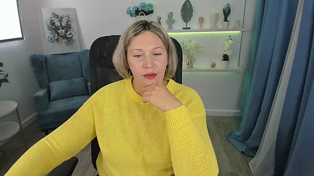 NinaStarle online show from 10/01/25, 05:35