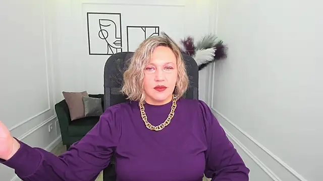 NinaStarle online show from 11/05/25, 04:23