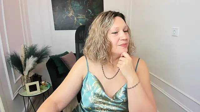 NinaStarle online show from 04/12/26, 08:30