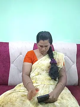 Snapshot of tamilaruvi chatting on 06/19/26, 03:44 tamilaruvi online show from 06/19/26, 03:44