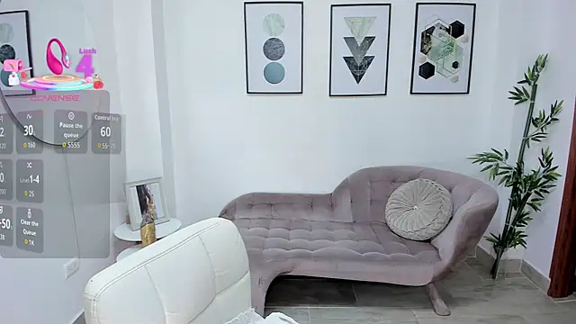 Snapshot of dafne_hills chatting on 11/19/25, 07:14 dafne hills online show from 11/19/25, 07:14