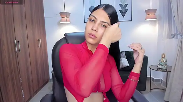 Snapshot of dafne_hills chatting on 11/27/25, 08:00 dafne hills online show from 11/27/25, 08:00