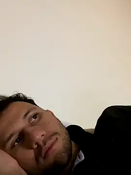 Snapshot of Michaell_Spinelly chatting on 10/26/25, 02:28 Michaell Spinelly online show from 10/26/25, 02:28