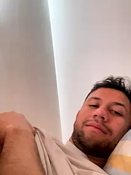 Snapshot of Michaell_Spinelly chatting on 12/05/25, 02:58 Michaell Spinelly online show from 12/05/25, 02:58