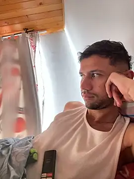 Snapshot of Michaell_Spinelly chatting on 12/14/25, 02:44 Michaell Spinelly online show from 12/14/25, 02:44