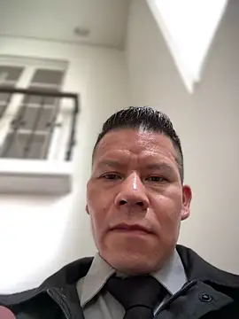 Snapshot of Manu0586 chatting on 09/13/25, 12:49 Manu0586 online show from 09/13/25, 12:49