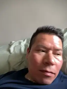 Snapshot of Manu0586 chatting on 10/05/25, 03:10 Manu0586 online show from 10/05/25, 03:10