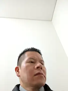 Snapshot of Manu0586 chatting on 10/23/25, 01:38 Manu0586 online show from 10/23/25, 01:38