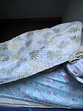 Snapshot of Manu0586 chatting on 11/28/25, 10:23 Manu0586 online show from 11/28/25, 10:23