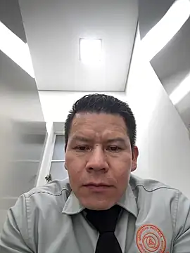 Snapshot of Manu0586 chatting on 01/15/26, 05:45 Manu0586 online show from 01/15/26, 05:45