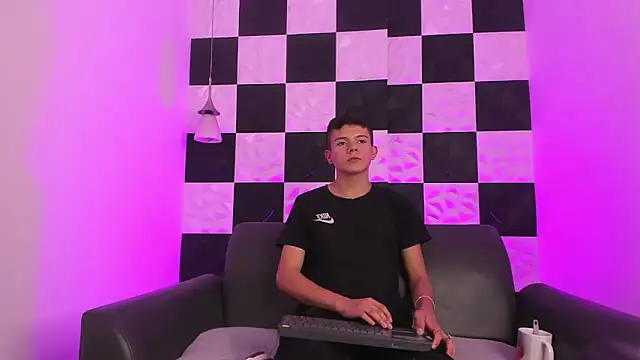 AndyFame1 online show from 10/03/25, 07:44