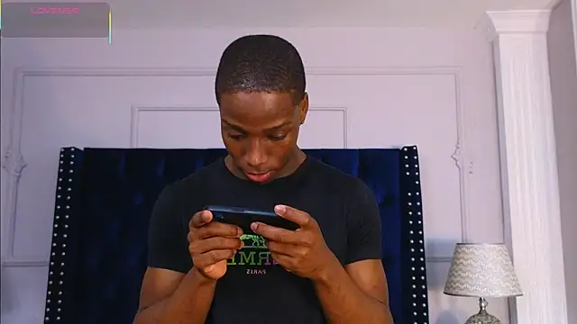 Snapshot of CharlesBrown_ chatting on 04/13/26, 03:39 CharlesBrown online show from 04/13/26, 03:39