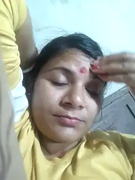 Snapshot of couple_71 chatting on 03/24/26, 03:28 couple 71 online show from 03/24/26, 03:28