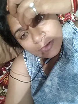 Snapshot of couple_71 chatting on 03/27/26, 04:40 couple 71 online show from 03/27/26, 04:40