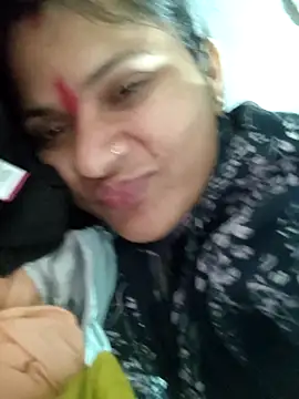 Snapshot of couple_71 chatting on 03/28/26, 04:06 couple 71 online show from 03/28/26, 04:06