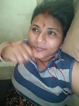 Snapshot of couple_71 chatting on 03/31/26, 10:26 couple 71 online show from 03/31/26, 10:26