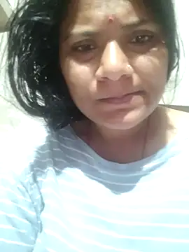 Snapshot of couple_71 chatting on 04/12/26, 02:27 couple 71 online show from 04/12/26, 02:27